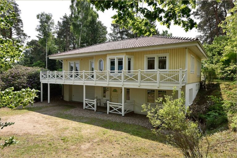 Großzügiges Landhaus mit traumhaftem Grundstück