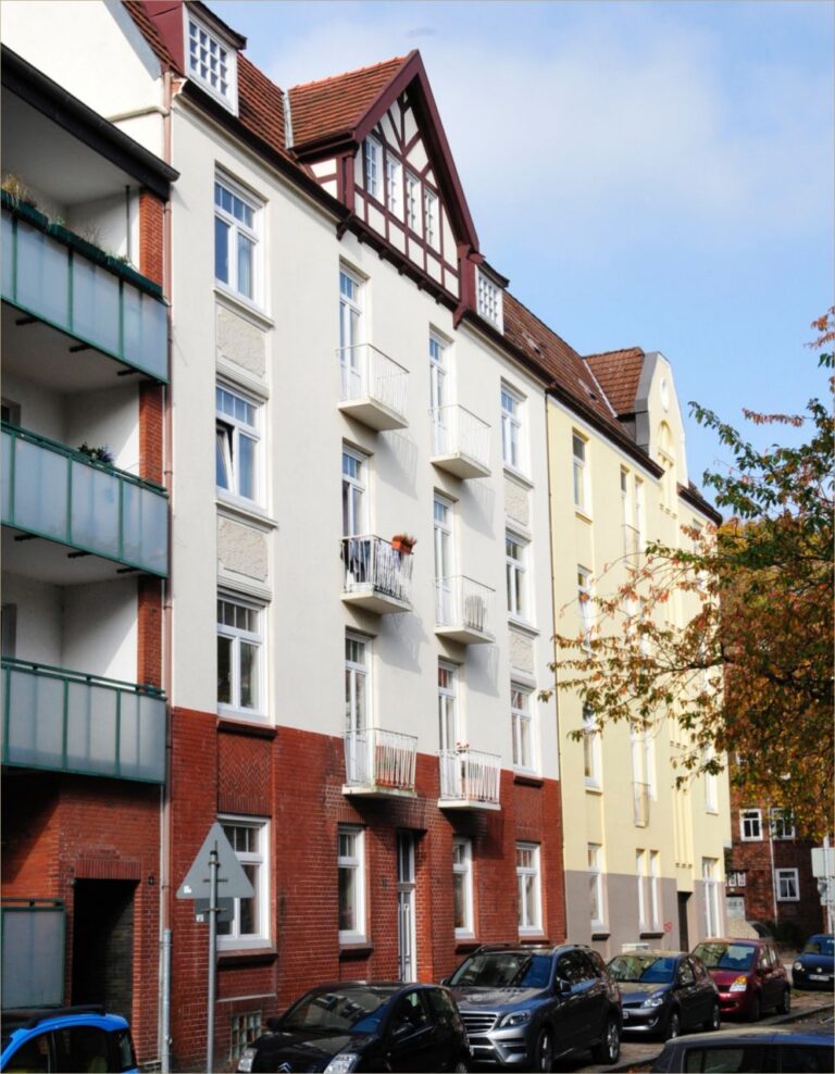 Schicke 3 Zimmer Altbauwohnung mit 2 Balkone…