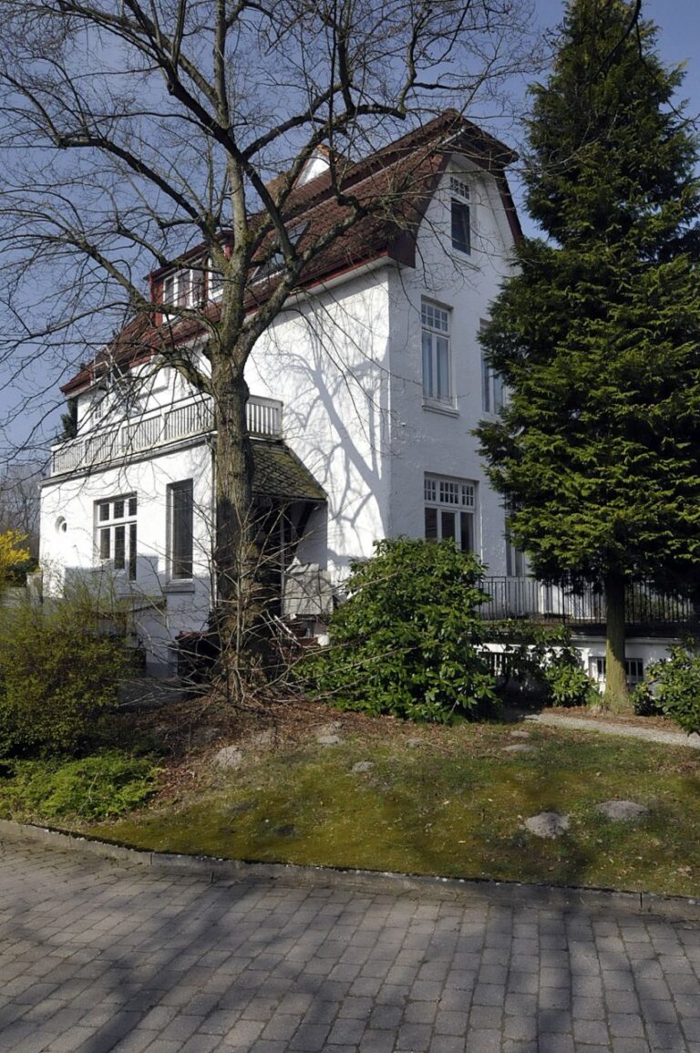 Vermietetes Wohnhaus im Villenviertel von Heimfeld…