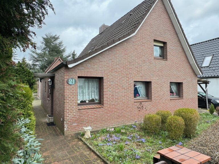 Kleines Einfamilienhaus mit großem, ruhigem Garten