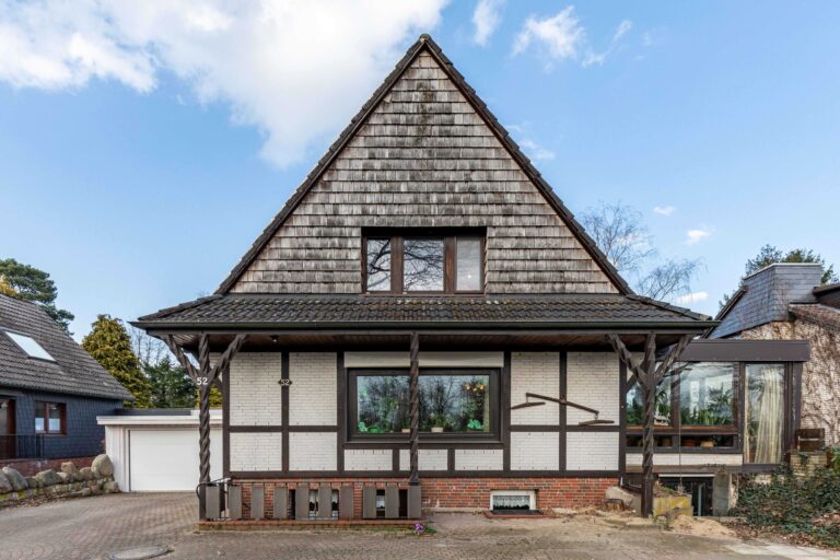 Einfamilienhaus mit Einliegerwohnung (Anbau) und herrlichem Garten für die große Familie